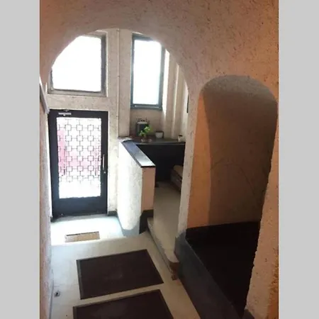 Super Central - Lovely One-Bedroom Apartment On Victoriei Avenue Bucharest Exterior photo