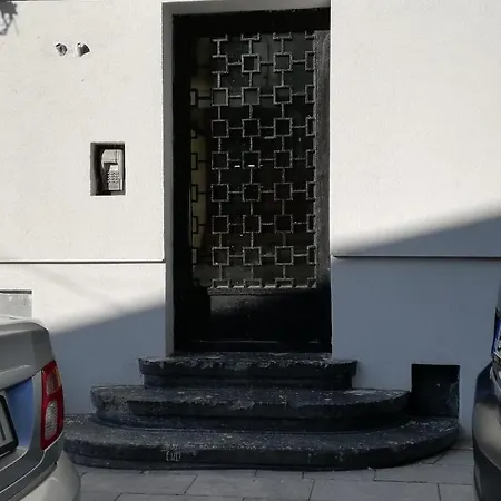 Super Central - Lovely One-Bedroom Apartment On Victoriei Avenue Bucharest Exterior photo